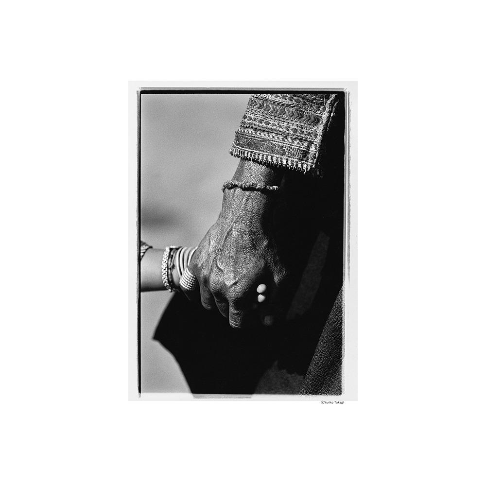 『Threads of Beauty 1995-2025 ―時をまとい、風をまとう。』 高木由利子 写真集