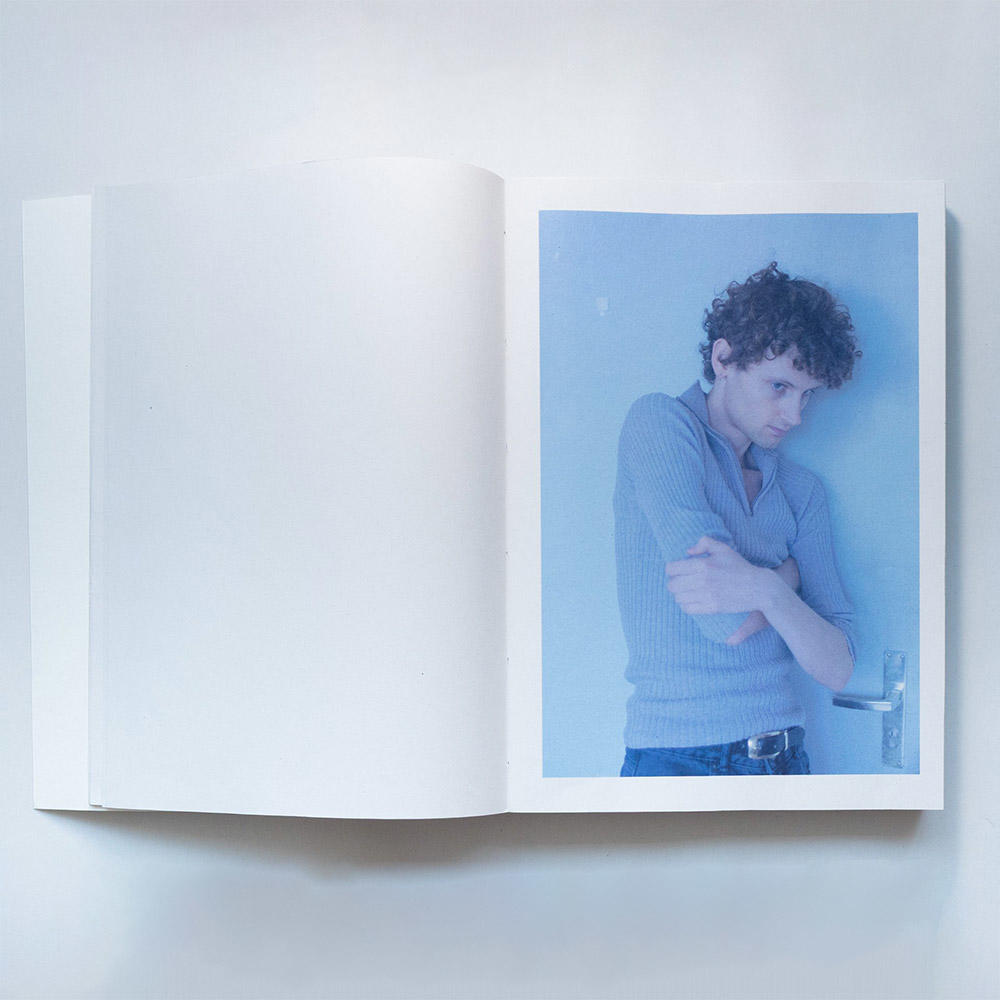 La Rumeur by Anselme Alma Servain 写真集