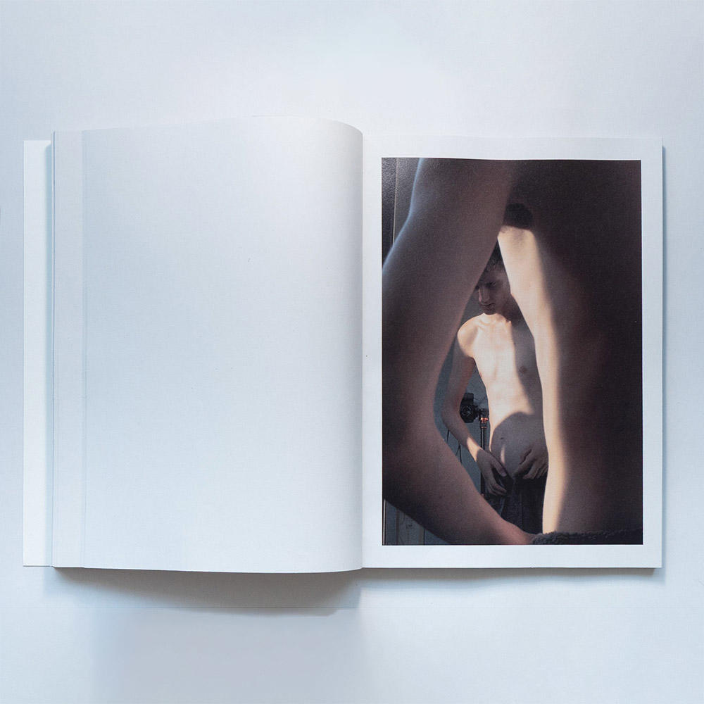 La Rumeur by Anselme Alma Servain 写真集