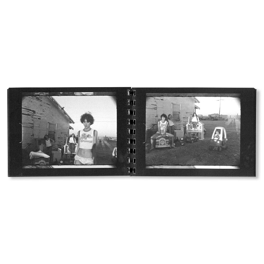 【500部限定】ポダンク／PODUNK by Scarlett Carlos Clarke（スカーレット・カルロス・クラーク）、Nadia Lee Cohen（ナディア・リー・コーエン）写真集