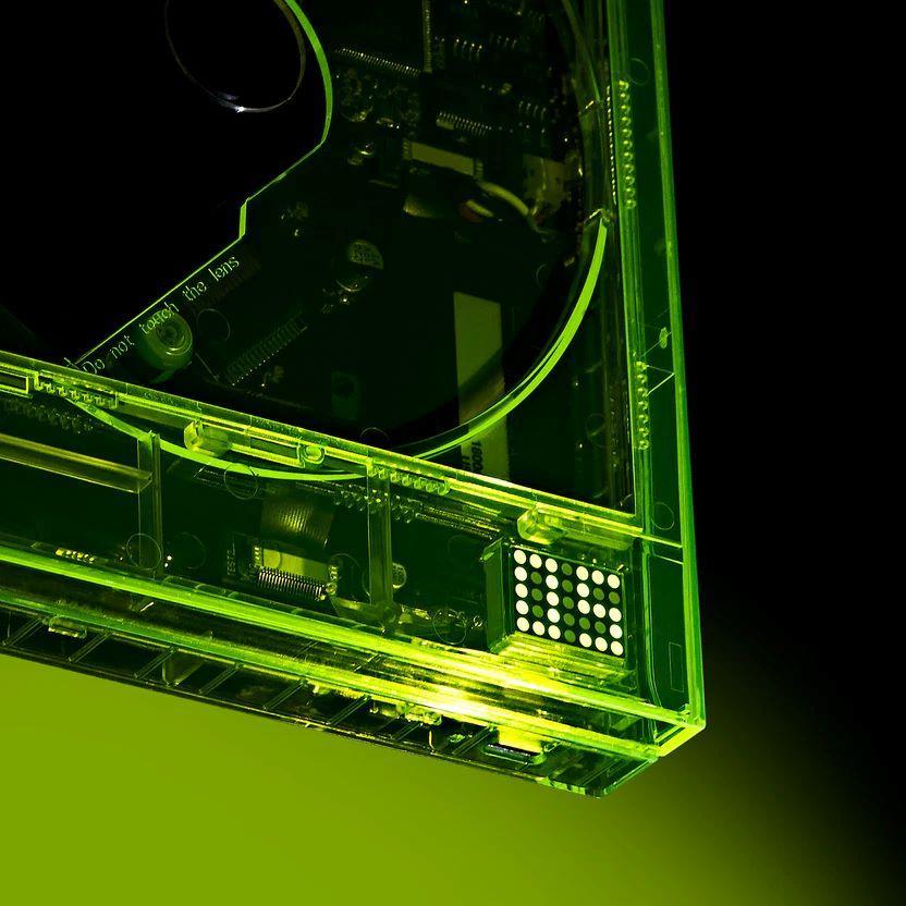 【壁掛けアクセサリー別売】km5 CP1 Instant Disk Audio CDプレーヤー ネオンイエロー 