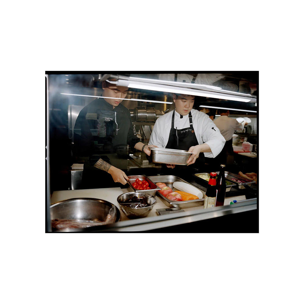 【予約】A MANUAL FOR LIVING CURATED FOR NIKE（ナイキ）　A Magazine Curated By　※5月中の入荷を予定