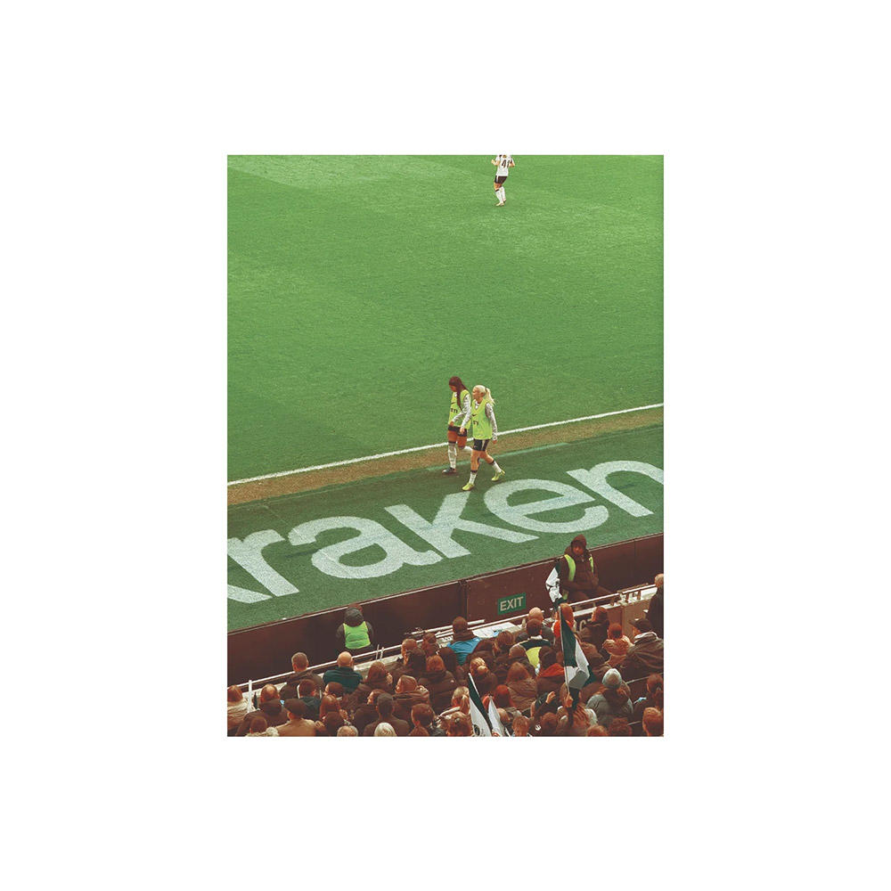 【予約】A MANUAL FOR LIVING CURATED FOR NIKE（ナイキ）　A Magazine Curated By　※5月中の入荷を予定