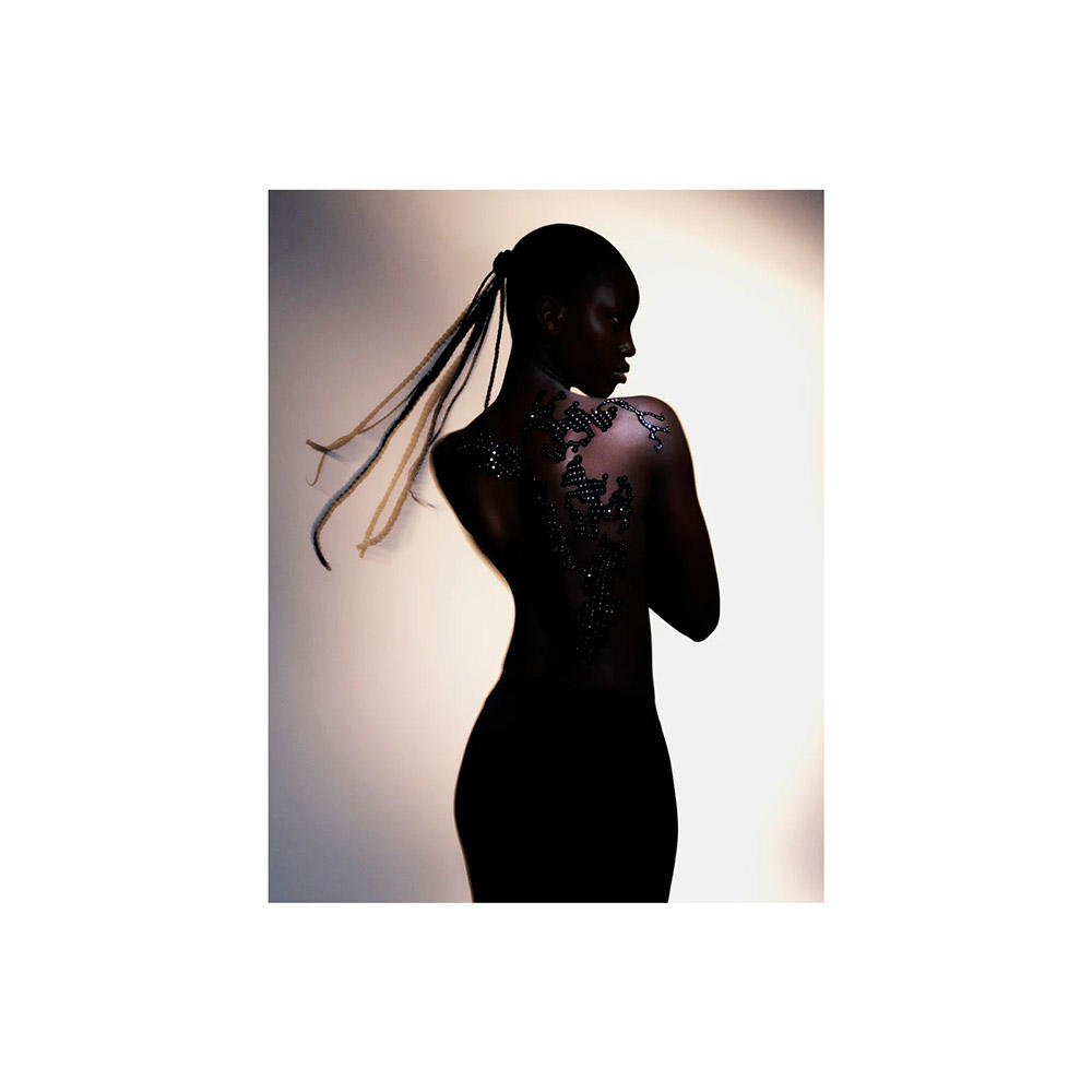 【予約】A MANUAL FOR LIVING CURATED FOR NIKE（ナイキ）　A Magazine Curated By　※5月中の入荷を予定