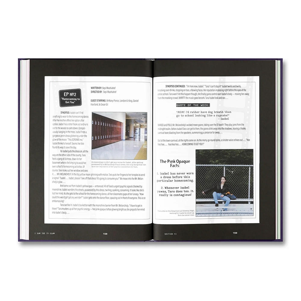 【A24】I SAW THE TV GLOW SCREENPLAY BOOK by Jane Schoenbrun　映画『テレビの中に入りたい』　ジェーン・シェーンブルン　作品集