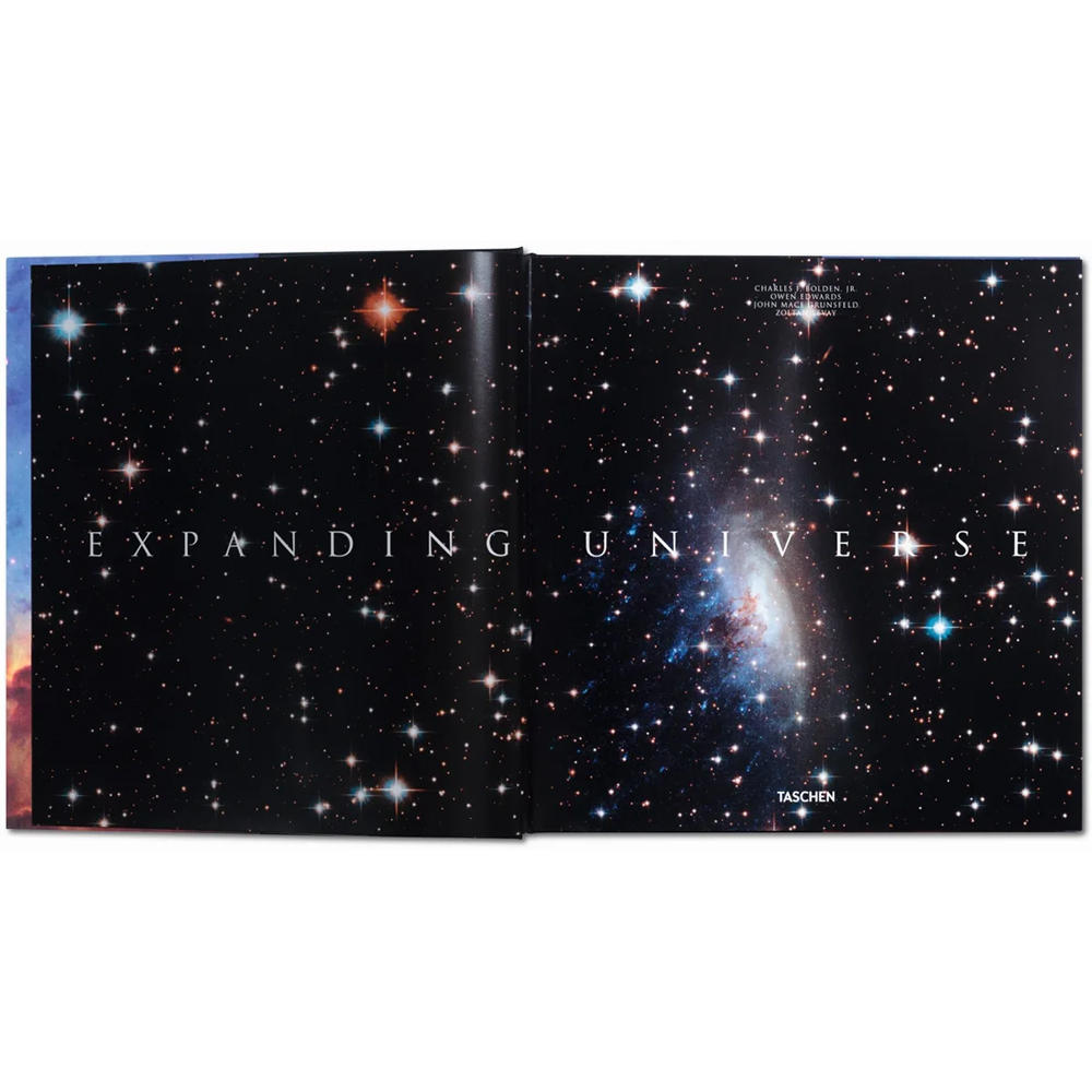 Expanding Universe. The Hubble Space Telescope