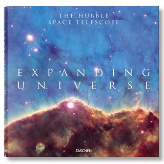 Expanding Universe. The Hubble Space Telescope