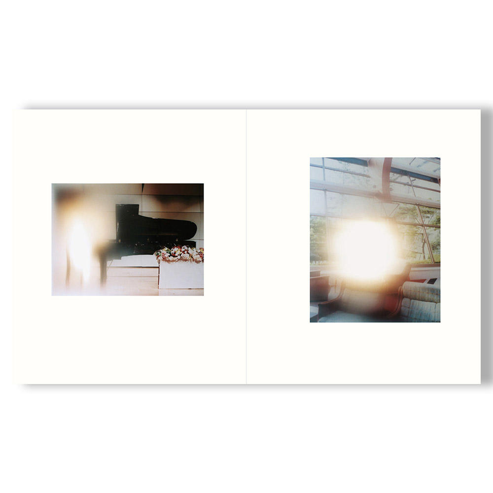 【予約／特別限定版／500部限定／サイン＆エディションナンバー入】photographs by Yoshiyuki Okuyama（奥山由之）　写真集　※6月上旬発送予定