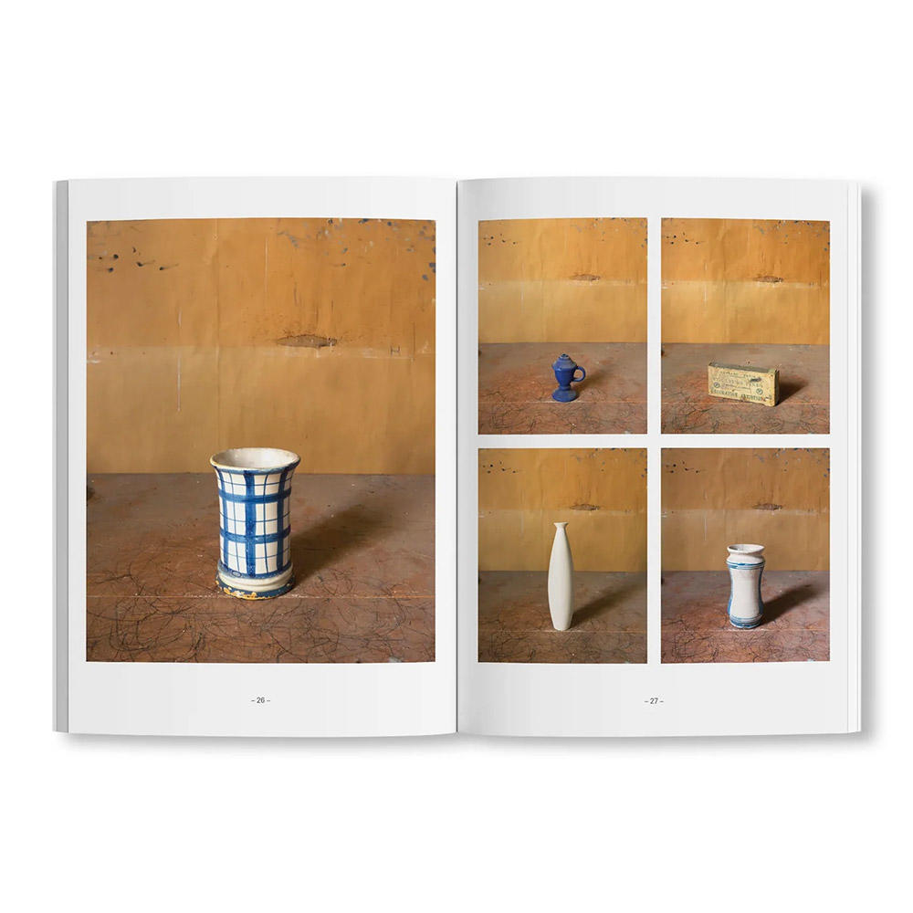 MORANDI'S OBJECTS. THE COMPLETE ARCHIVE OF CASA MORANDI by Joel Meyerowitz（ジョエル・マイロウィッツ） ジョルジョ・モランディ　作品集
