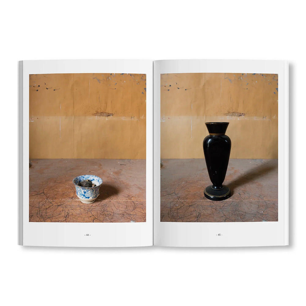 MORANDI'S OBJECTS. THE COMPLETE ARCHIVE OF CASA MORANDI by Joel Meyerowitz（ジョエル・マイロウィッツ） ジョルジョ・モランディ　作品集