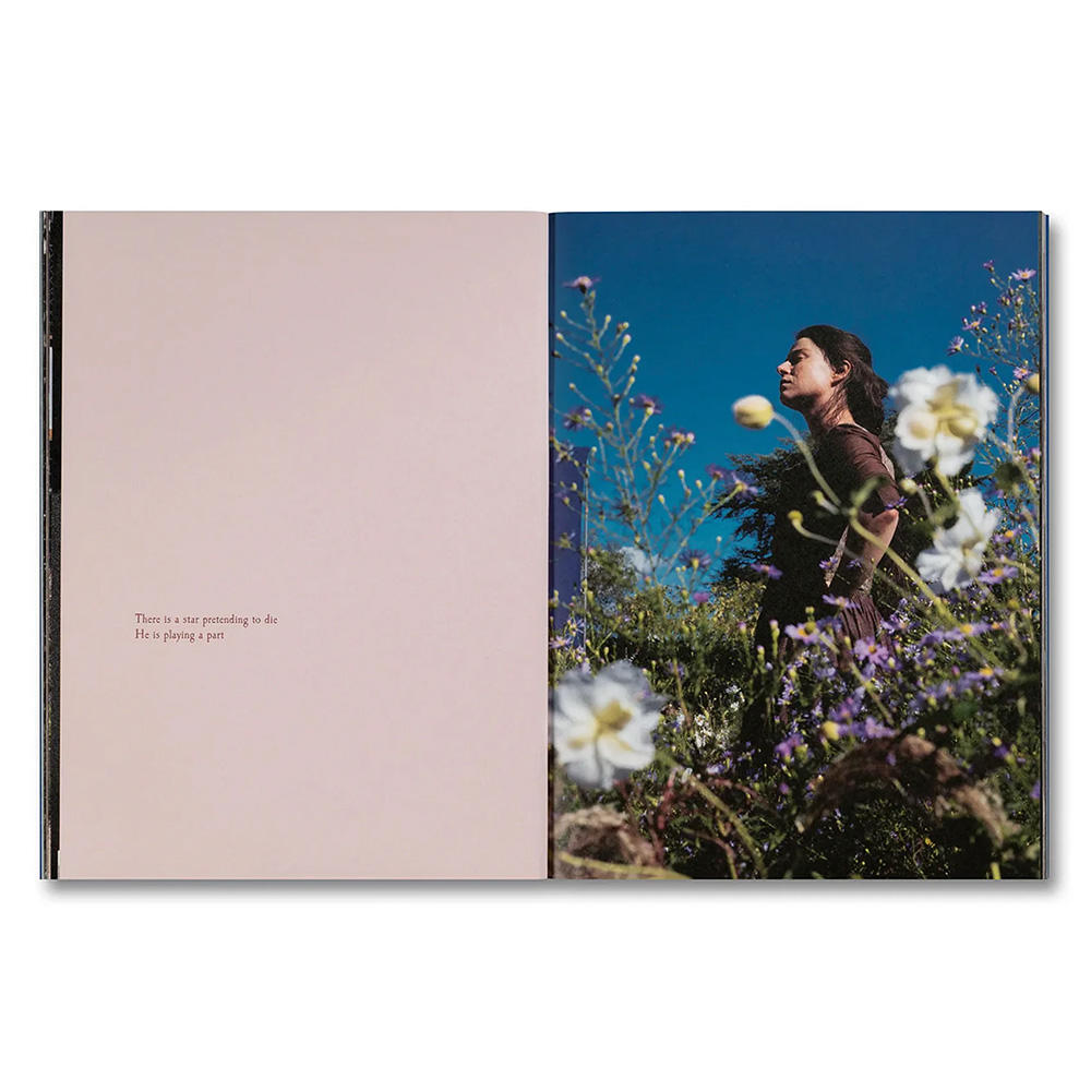 EVEN AS A SHADOW, EVEN AS A DREAM by Chloe Zhao, Jessie Buckley, Agata Grzybowska　（クロエ・ジャオ、ジェシー・バックリー、アガタ・グジボフスカ）作品集