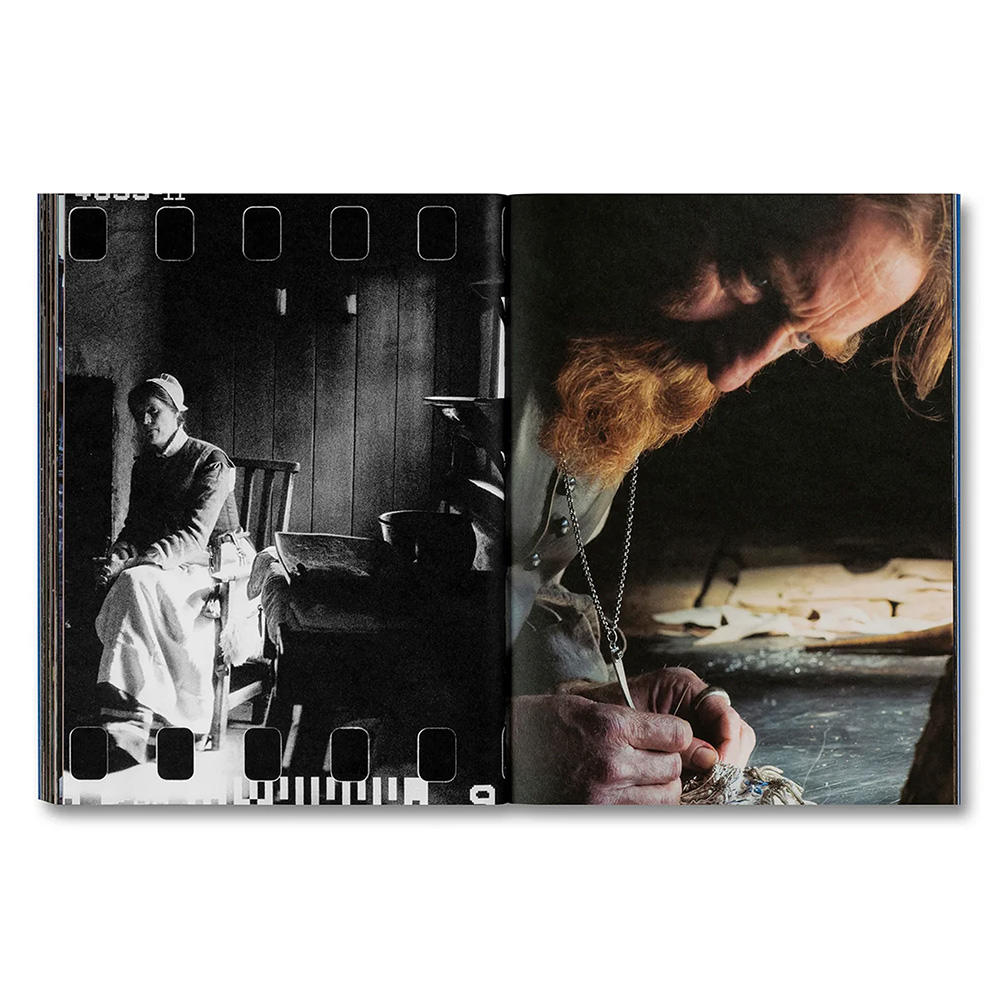 EVEN AS A SHADOW, EVEN AS A DREAM by Chloe Zhao, Jessie Buckley, Agata Grzybowska　（クロエ・ジャオ、ジェシー・バックリー、アガタ・グジボフスカ）作品集