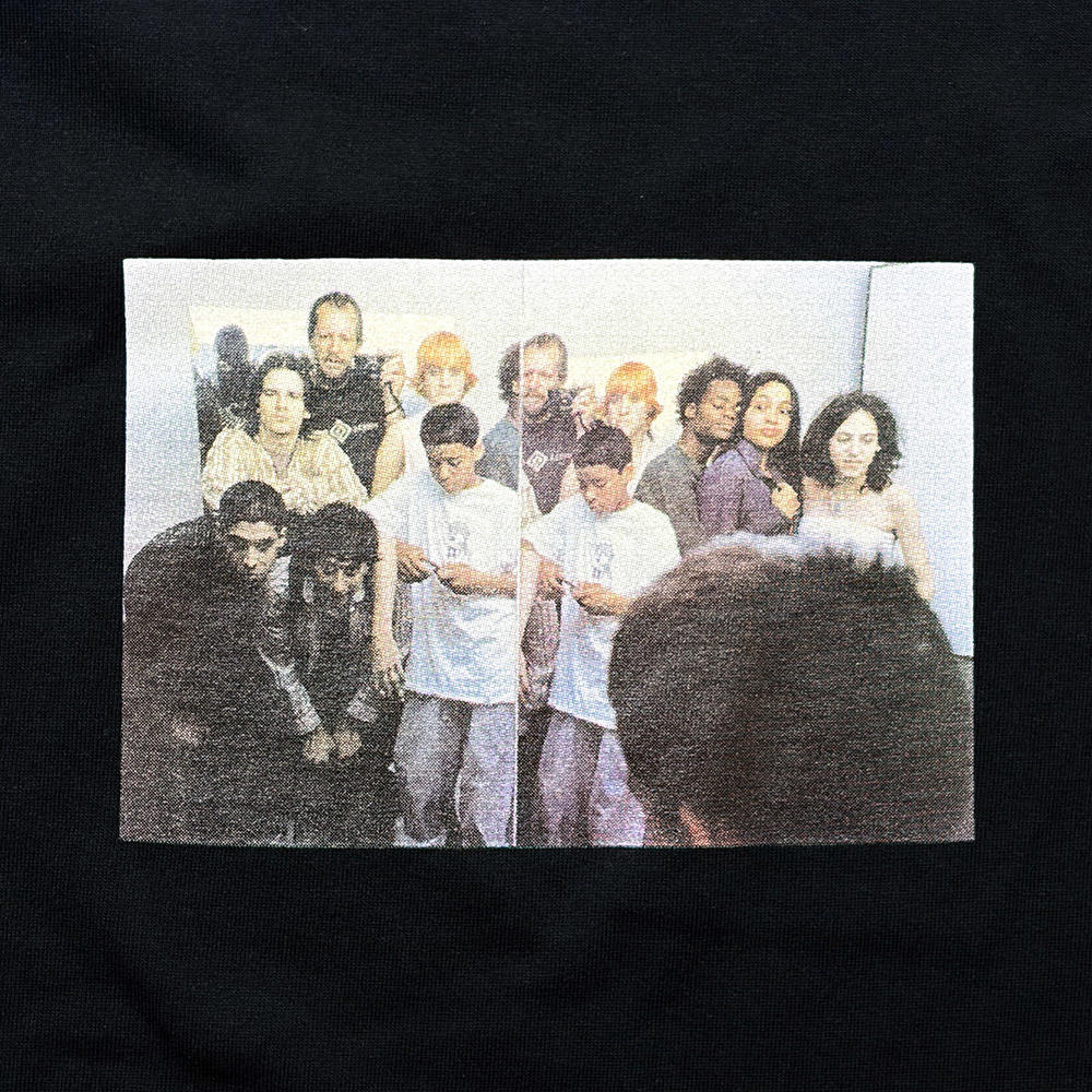【BLACK／サイズの選択可】FOREVER YOUNG cast photo s/s tee 黒