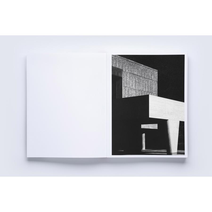 【サイン本】国立西洋美術館写真集『LE CORBUSIER THE NATIONAL MUSEUM OF WESTERN ART ル・コルビュジエ 国立西洋美術館 写真 / 瀧本幹也』