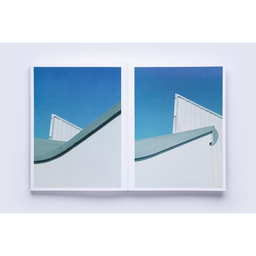 【サイン本】国立西洋美術館写真集『LE CORBUSIER THE NATIONAL MUSEUM OF WESTERN ART ル・コルビュジエ 国立西洋美術館 写真 / 瀧本幹也』