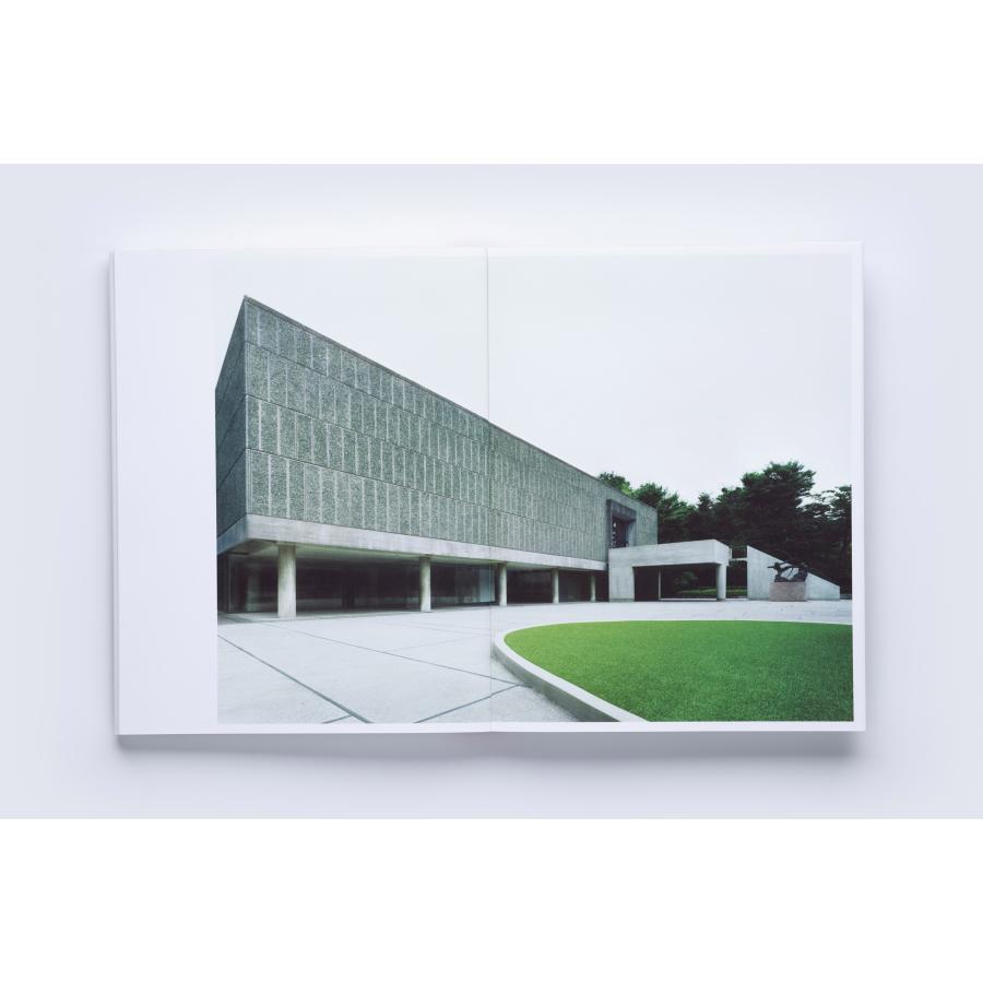 【サイン本】国立西洋美術館写真集『LE CORBUSIER THE NATIONAL MUSEUM OF WESTERN ART ル・コルビュジエ 国立西洋美術館 写真 / 瀧本幹也』