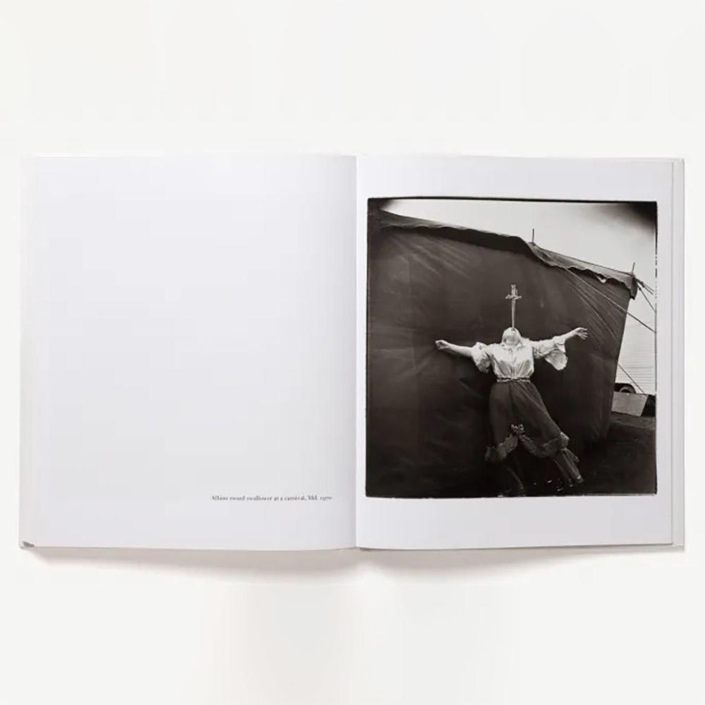 An Aperture monograph by Diane Arbus（ダイアン・アーバス） 写真集