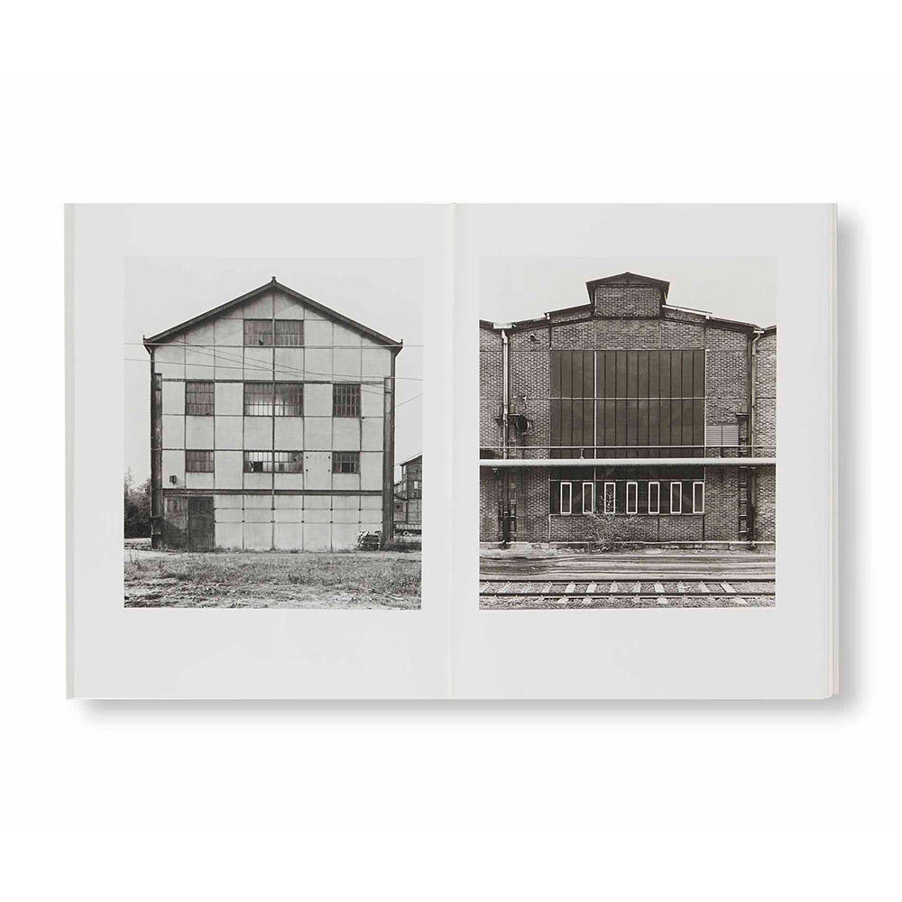 BERND UND HILLA BECHER - HAUSER UND HALLEN by Bernd und Hilla Becher（ベルント&ヒラ・ベッヒャー） 写真集