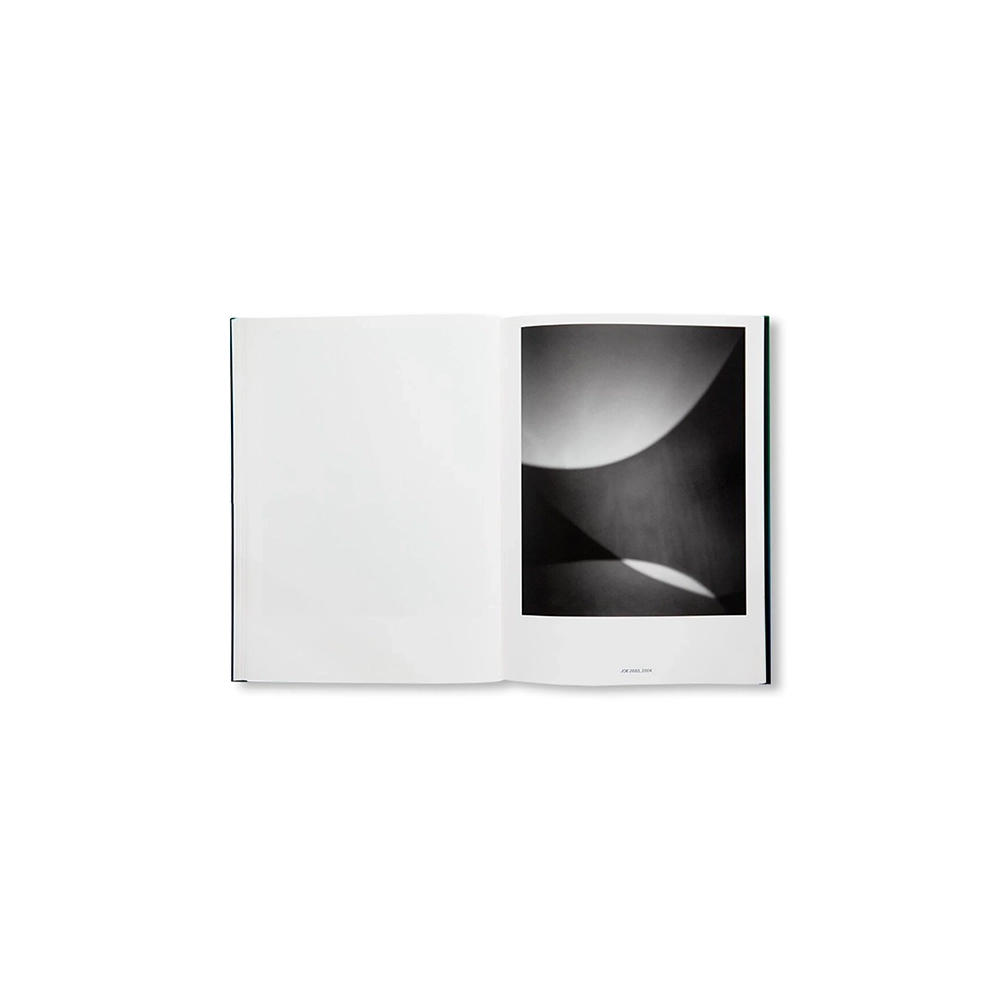 TAKING UP THE MELODY by Hiroshi Sugimoto （杉本博司）作品集