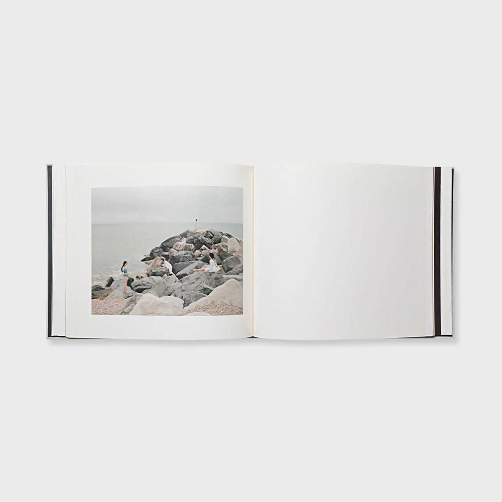 【サイン入り／初版500部限定】DECAYING WITH THE SPEED OF SPRING by James Perolls（ジェイムス・ペロルス） 作品集
