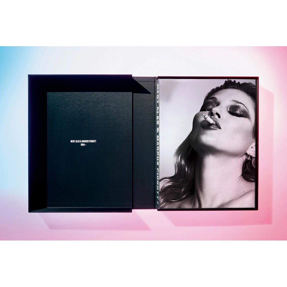 【Collector’s Edition】Mert Alas and Marcus Piggott(マート・アラス＆マーカス・ピゴット) 写真集 ※ご注文より1週間～10日程度で発送予定