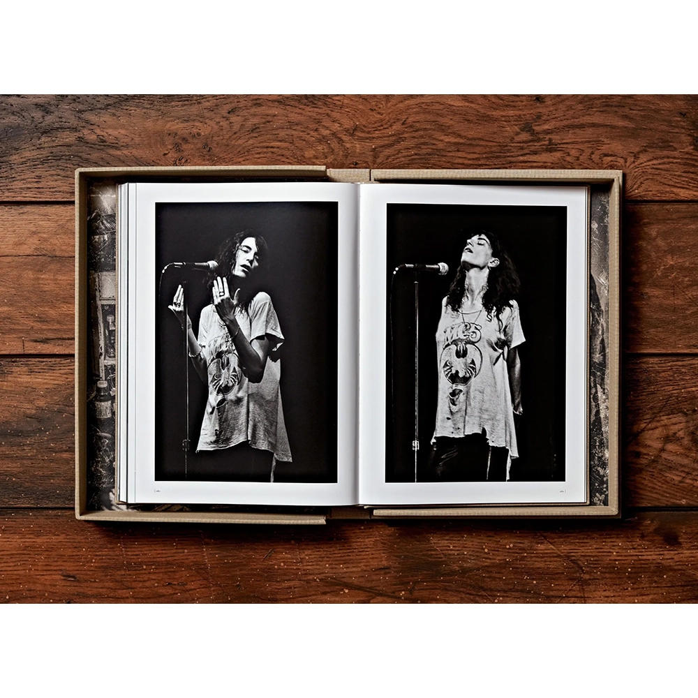 Lynn Goldsmith. Patti Smith. Before Easter After. Art Edition No. 101-200 ‘NYC, 1976’（リン・ゴールドスミス）パティ・スミス 写真集 ※ご注文より1週間～10日程度で発送予定