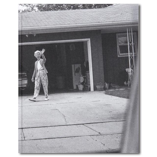 LEAVING AND WAVING by Deanna Dikeman　ディアナ・ダイクマン　写真集