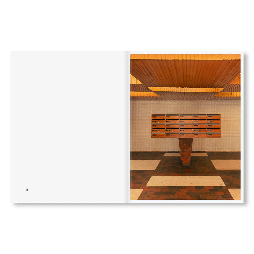 HALLWAYS by Romain Laprade（ロマン・ラプラード） 写真集