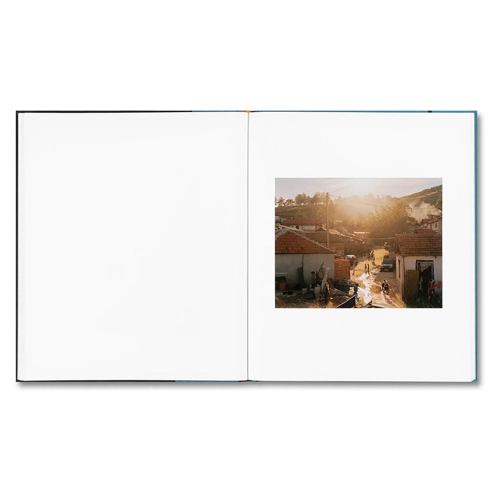 【予約／サイン本】MOUNTAIN BLACK HEART by Irina Rozovsky（イリーナ・ロゾフスキー）写真集　※8月下旬～9月上旬頃入荷予定