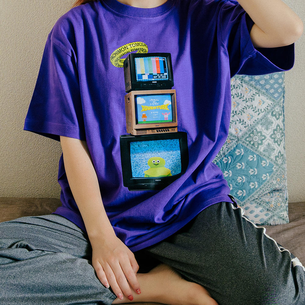 【サイズ選択可】パチもんのトモダチ！グラフィックTシャツ（パープル）／The TOMODACHI！