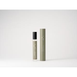 【蔦屋書店感謝祭_202609】LIVING-OIL フレグランス Powdery Wood 10mL