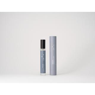 【蔦屋書店感謝祭_202609】LIVING-OIL フレグランス Woody Musk 10mL