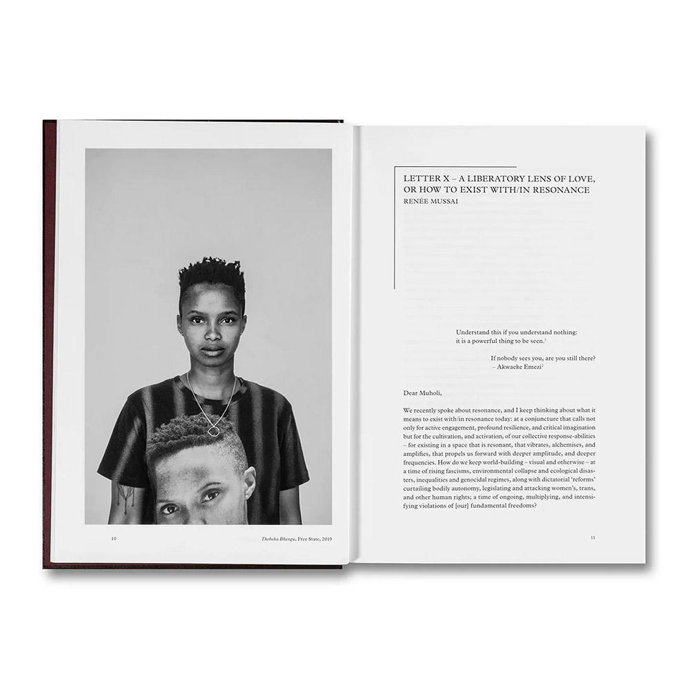 【予約】FACES AND PHASES by Zanele Muholi（ザネレ・ムホリ） 写真集 ※10月中旬入荷予定