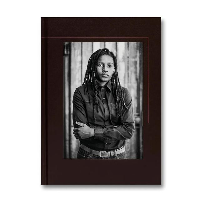 【予約】FACES AND PHASES by Zanele Muholi（ザネレ・ムホリ） 写真集 ※10月中旬入荷予定