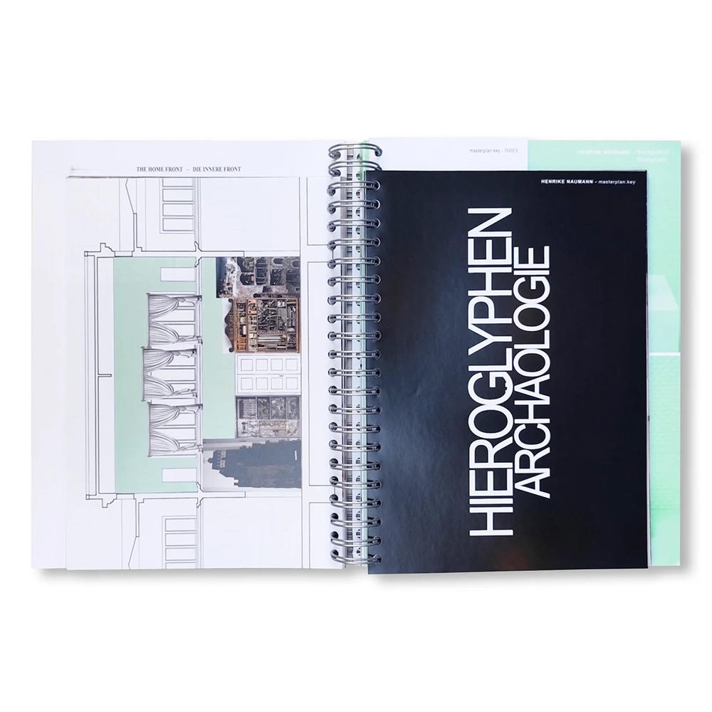 DIE INNERE FRONT - THE HOME FRONT by Henrike Naumann（ヘンリケ・ナウマン）作品集