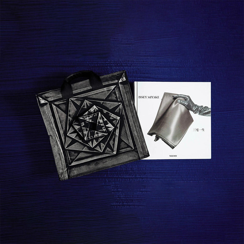 【Collector's Edition／XL】ISSEY MIYAKE 三宅一生　作品集